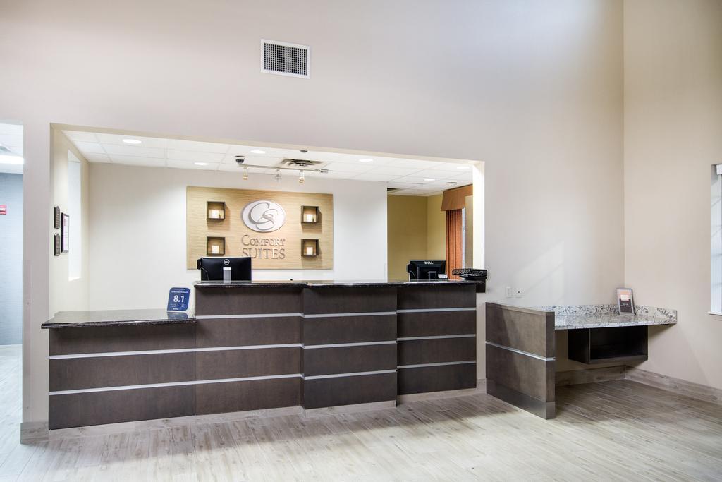 Hotel Comfort Near